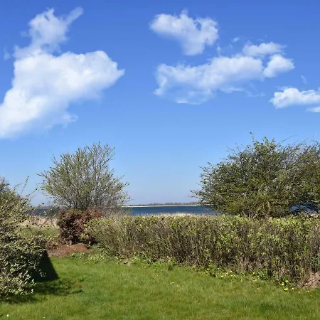 Boddenbrise Mit Hiddenseeblick Holiday home *