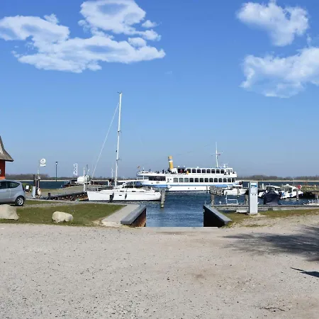 Holiday home Boddenbrise Mit Hiddenseeblick *